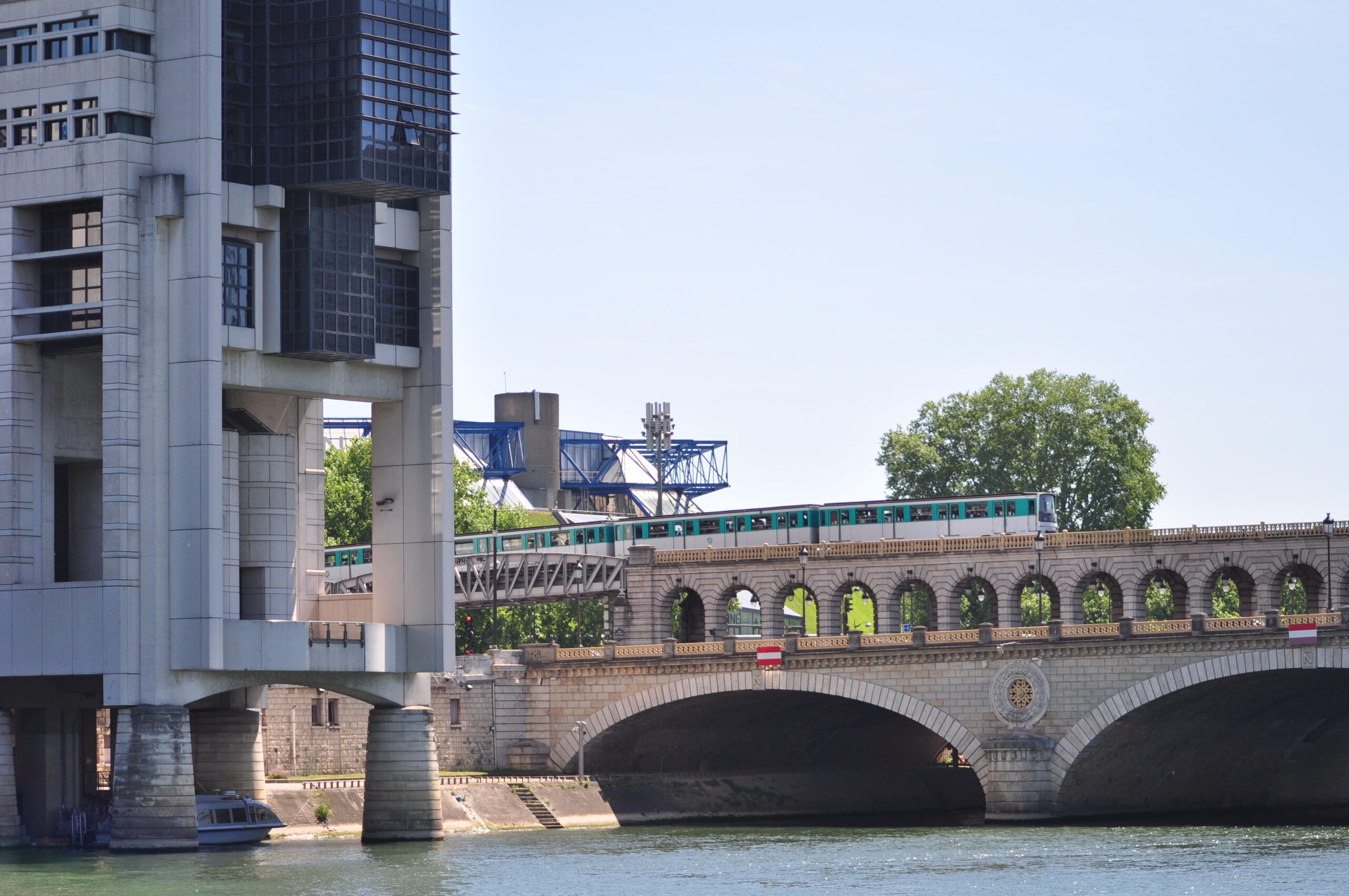 Le Ministère de l'Économie et des Finances à Bercy, où Sébastien Lecornu a signé la lettre imposant 4 milliards d'euros d'économies en avril 2026